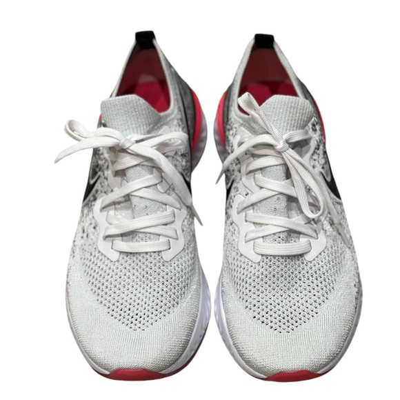 Women’s Nike Flyknit Running Shoes - Picture 3 of 8